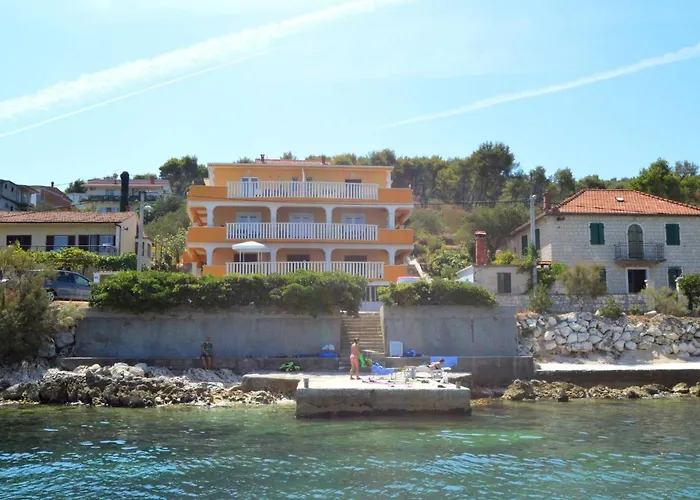 Apartmán Mornar-2 By Interhome Trogir