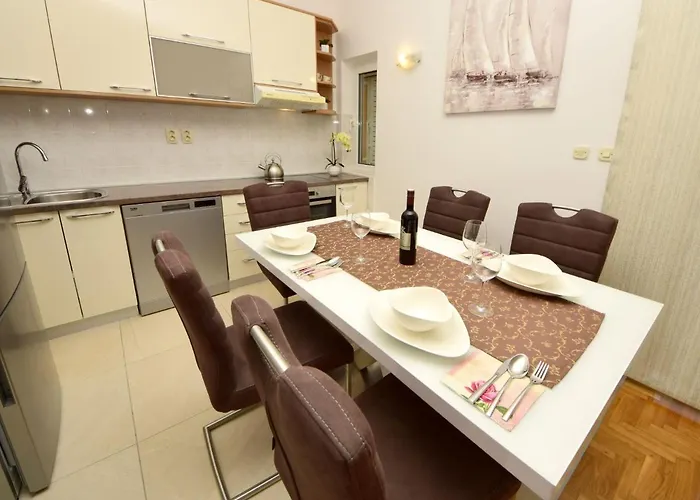 Apartmán Mornar-2 By Interhome Trogir