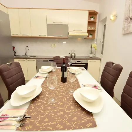 Mornar-2 By Interhome Apartmán